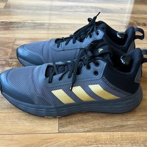 Adidas size 10  Men’s Athletic Shoes running shoes